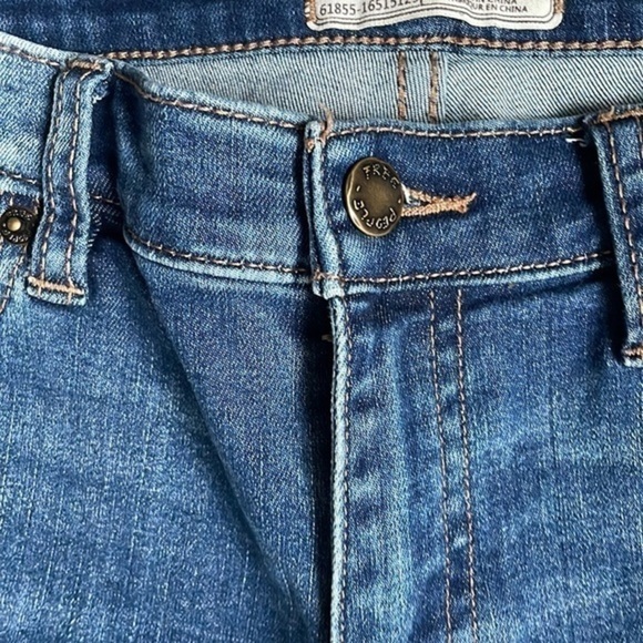 Free People jeans blue denim stretch and ragged size 26 baddie - Picture 6 of 9